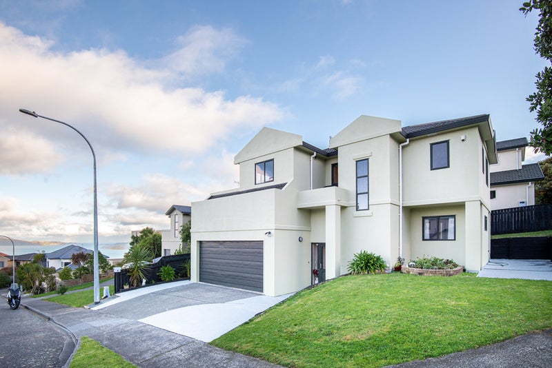 2 Forbes Lane, Newlands, Wellington - Carousel 1