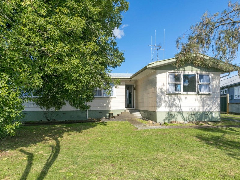 451 Kahikatea Drive, Dinsdale, Hamilton - Carousel 2