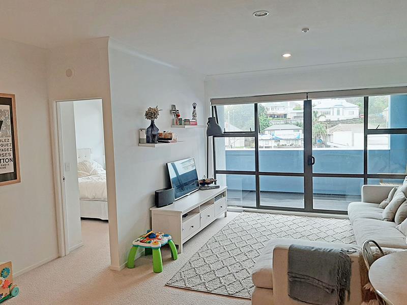 212/3 Morningside Drive, St Lukes, Auckland - Carousel 2