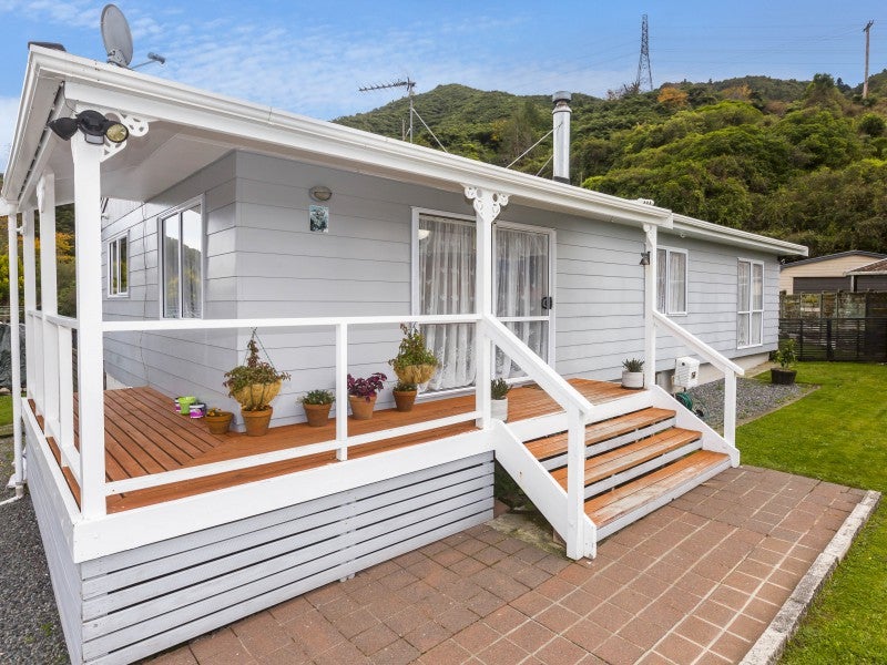 14 Tulsa Grove, Totara Park, Upper Hutt - Carousel 2