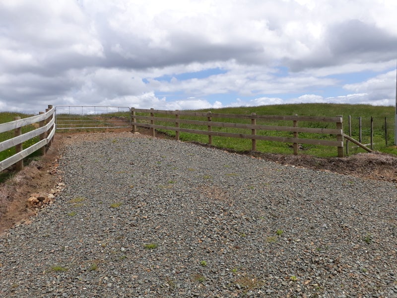 161 Ranganui Road, Kaiwaka - Carousel 1