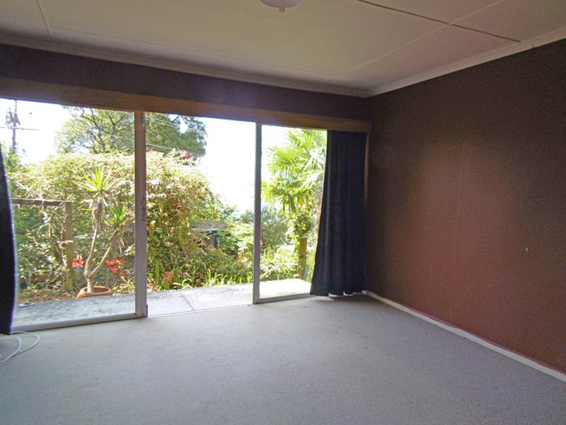 11 Otitori Bay Road, Titirangi, Auckland - Carousel 2