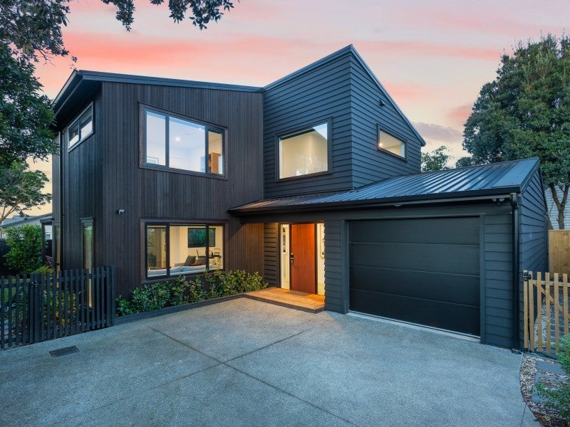 21A Moa Road, Point Chevalier, Auckland - Carousel 1