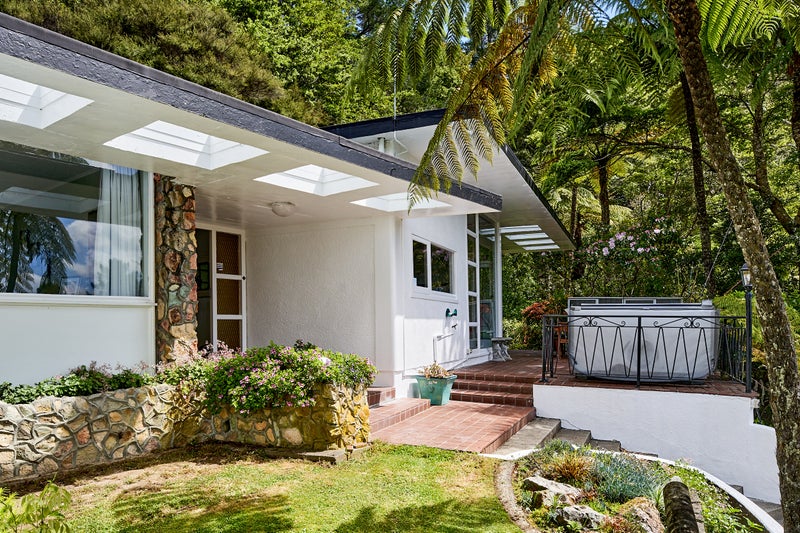 570 Stokes Valley Road, Stokes Valley, Lower Hutt - Carousel 2