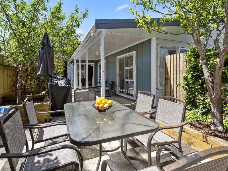 8 Cabin Lane, Whitby, Porirua - Carousel 2