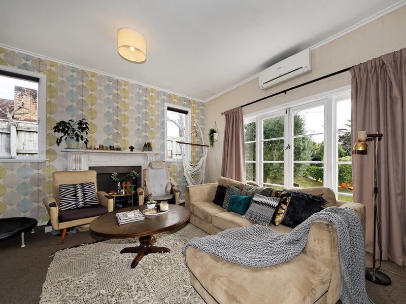 8 Glen Road, Ranui, Auckland - Carousel 2