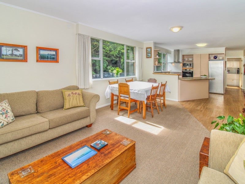 5B Bromley Place, Westown, New Plymouth - Carousel 2