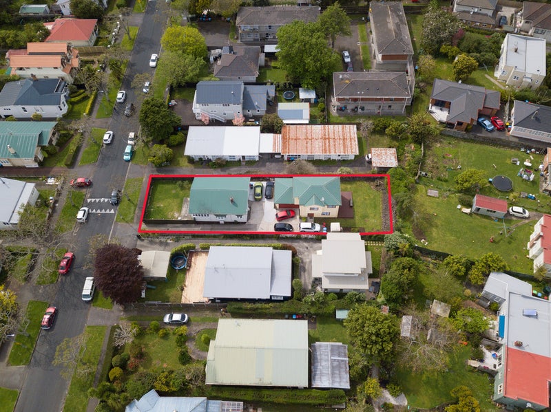 15 Calgary Street, Sandringham, Auckland - Carousel 21