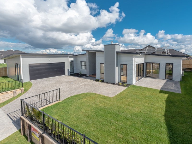 17 Batten Drive, Flagstaff, Hamilton - Carousel 1