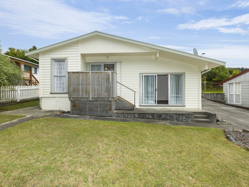 68 Field Street, Silverstream, Upper Hutt - Carousel 1