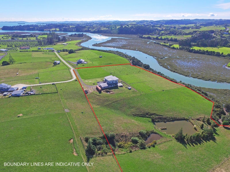 137 Wades Road, Howick - Carousel 1