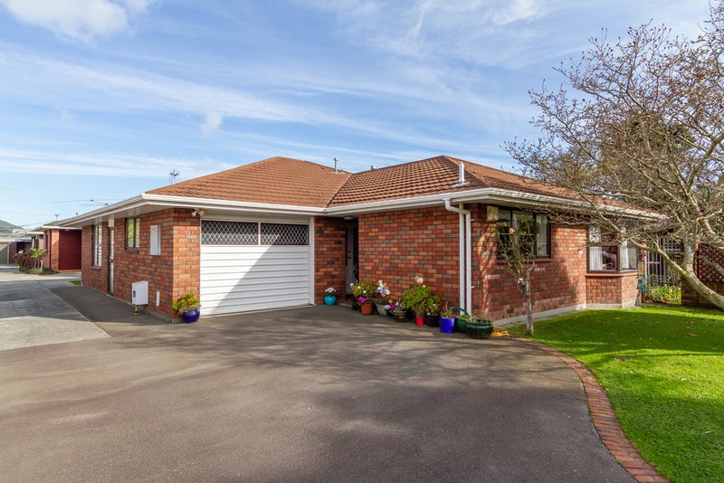 2/15 Avalon Crescent, Avalon, Lower Hutt - Carousel 1