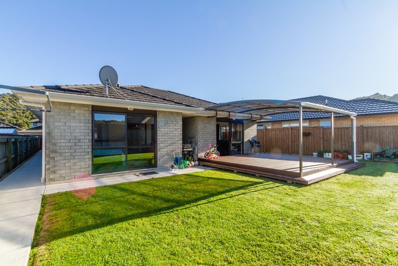 4 Sun Valley Way, Wainuiomata, Lower Hutt - Carousel 1