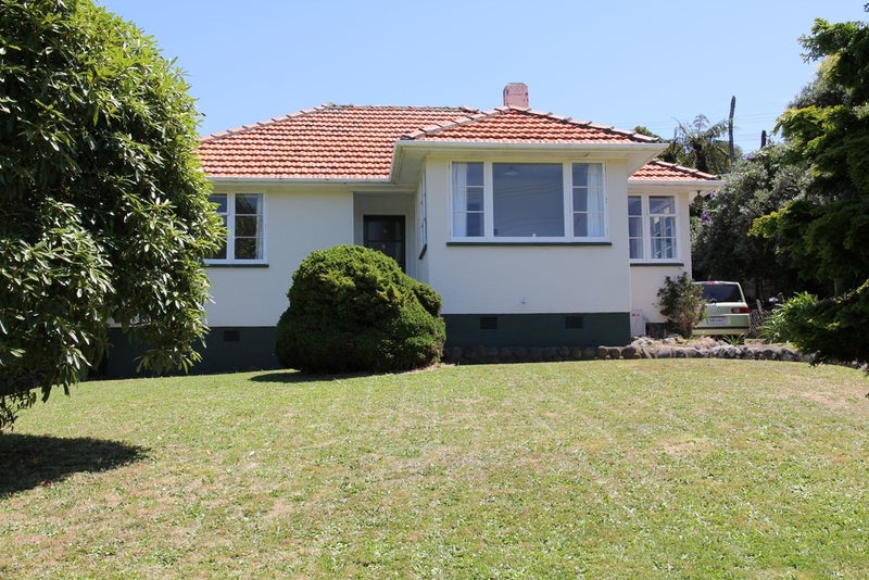 18 Glenpark Avenue, Frankleigh Park, New Plymouth - Carousel 1