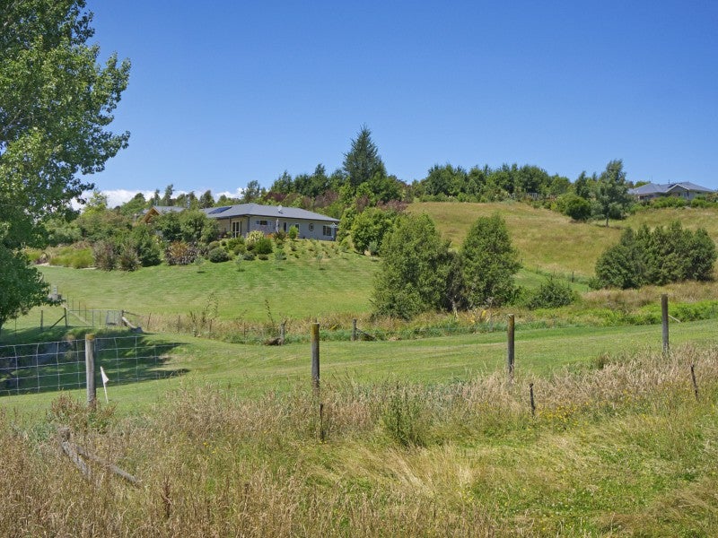 10 Red Stag Lane, Redwood Valley - Carousel 1