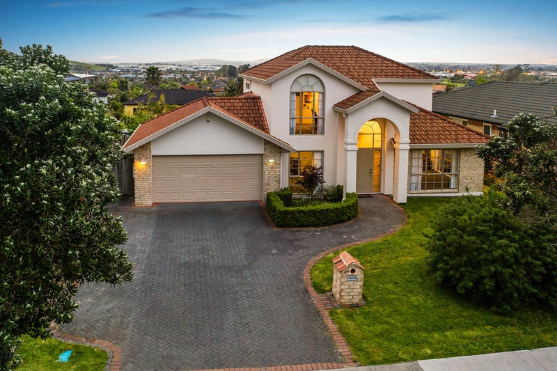 47 Moyrus Crescent, East Tamaki Heights, Auckland - Carousel 2
