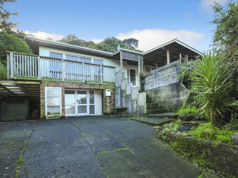 77 Thomas Street, Stokes Valley, Lower Hutt - Carousel 1