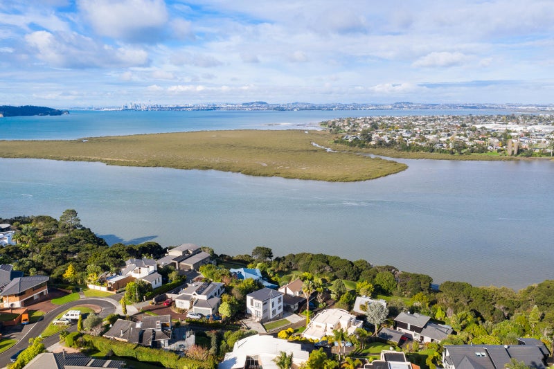 13 Constable Lane, West Harbour, Auckland - Carousel 1