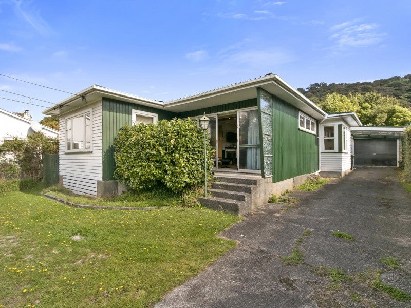 213 Wellington Road, Wainuiomata, Lower Hutt - Carousel 1