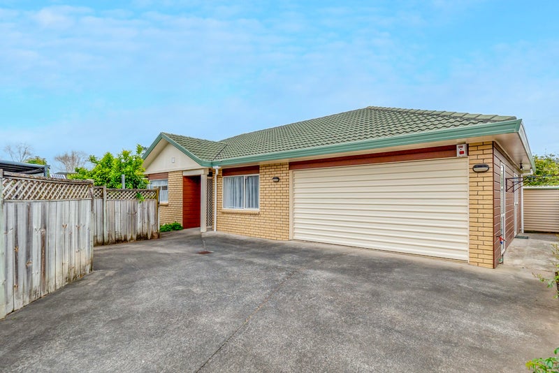 2/5 Headcorn Place, Botany Downs, Auckland - Carousel 2