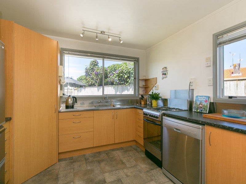 5A Brierley Place, Marfell, New Plymouth - Carousel 2