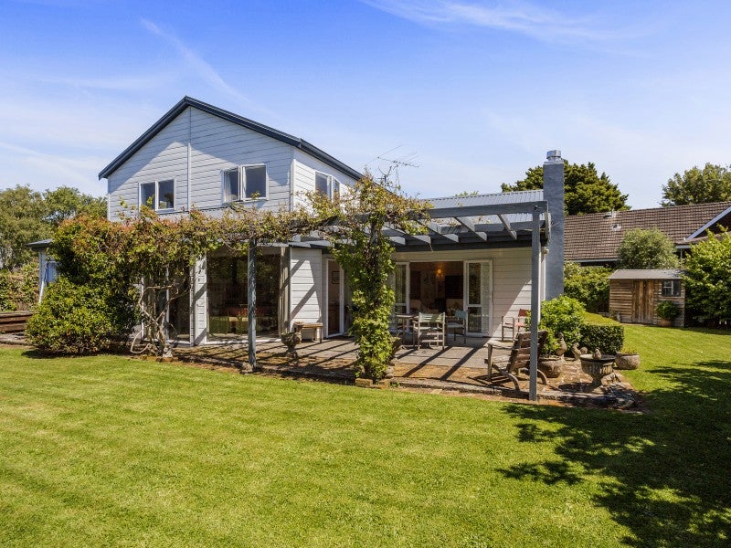 68 Barton Road, Heretaunga, Upper Hutt - Carousel 1