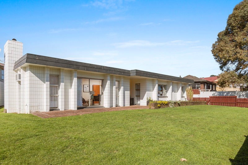 111 Olsen Avenue, Hillsborough, Auckland - Carousel 1