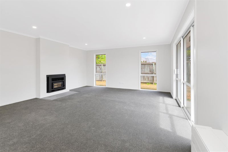 1C Clifford Place, Amberley, Amberley - Carousel 2