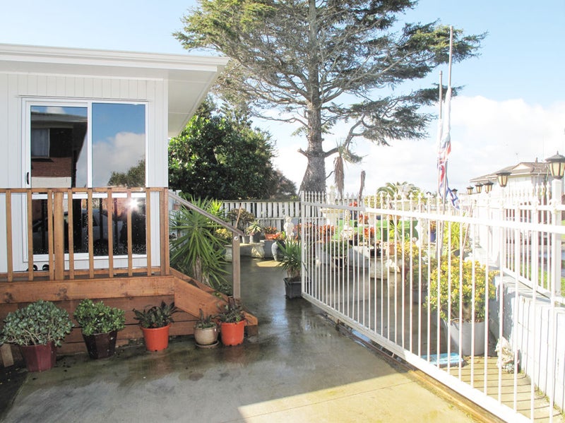 5 Rapley Place, Papatoetoe, Auckland - Carousel 2