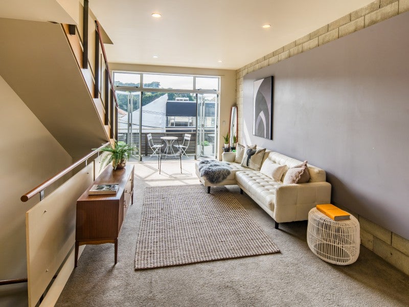 2/24 Hanson Street, Mount Cook, Wellington - Carousel 2