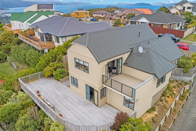 85 Cypress Drive, Maungaraki, Lower Hutt - Carousel 1