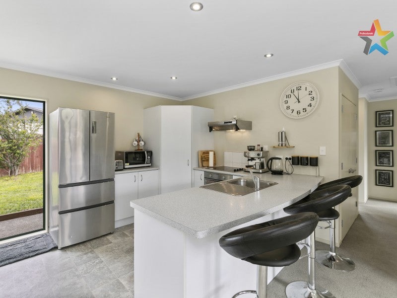 25 Grimsby Grove, Wainuiomata, Lower Hutt - Carousel 2