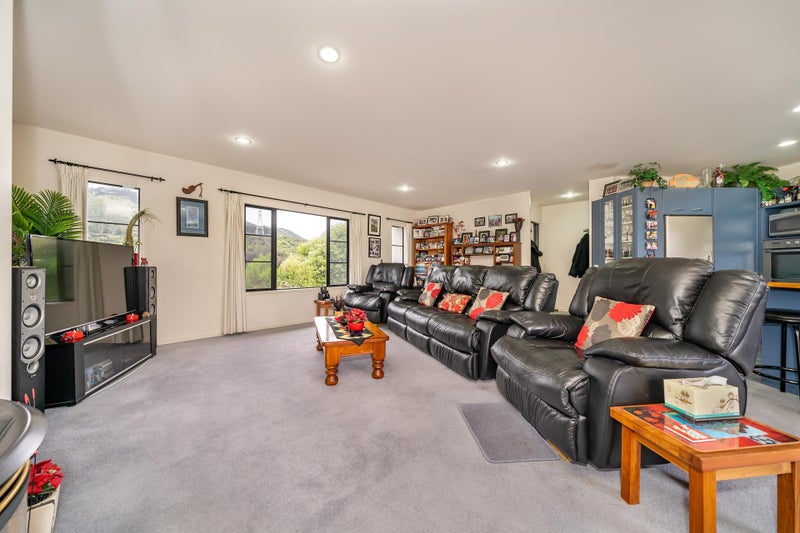 19 Garrett Place, Riverstone Terraces, Upper Hutt - Carousel 2
