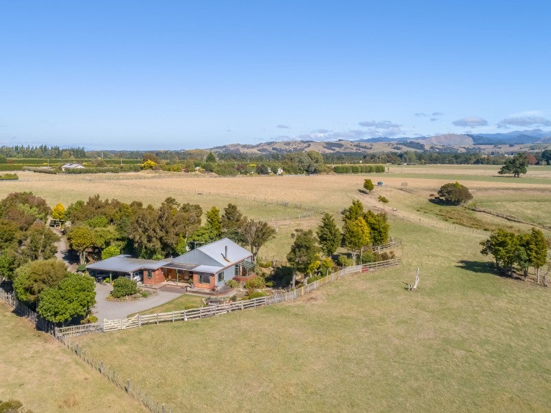 562 Paierau Road, Masterton - Carousel 1