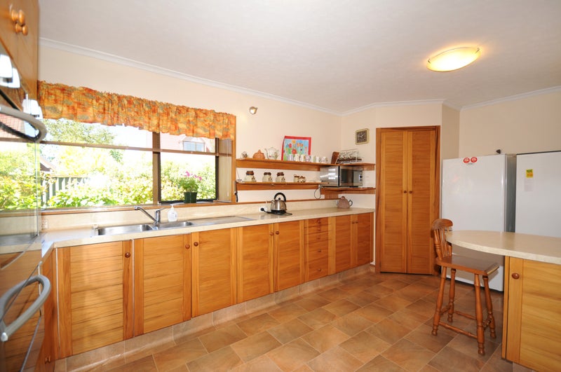 9 Sonning Place, Redwood, Christchurch - Carousel 2