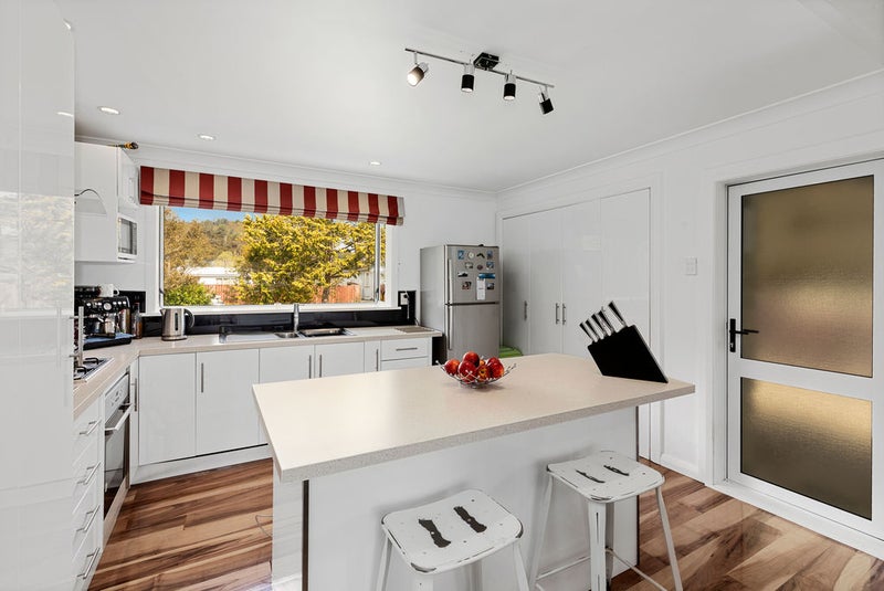 3 Bull Avenue, Wainuiomata, Lower Hutt - Carousel 2