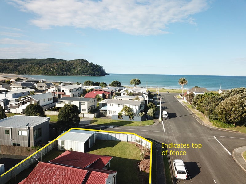 330 Ocean Road, Whangamata, Whangamatā - Carousel 1