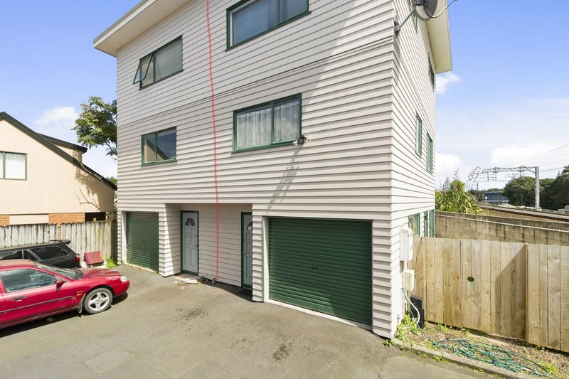 15/1 Briar Way, New Lynn, Auckland - Carousel 8