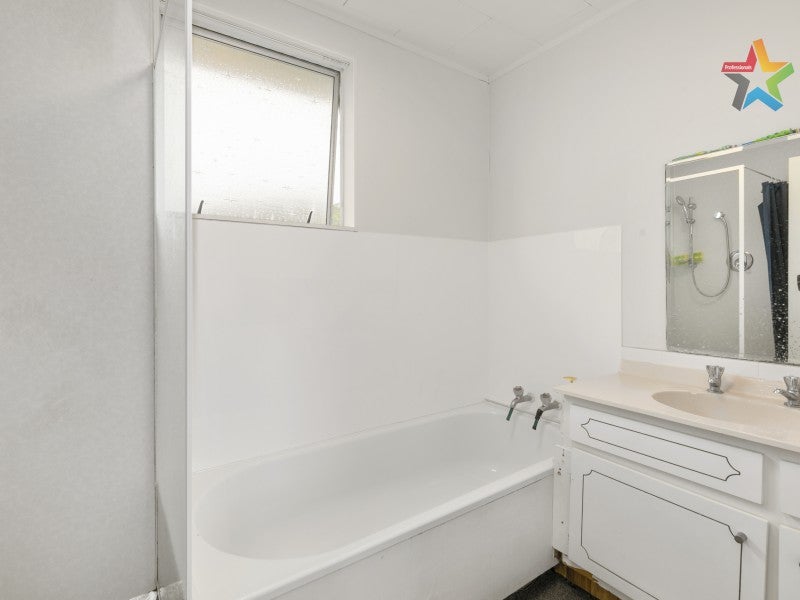 2/15 Douglas Street, Waiwhetu, Lower Hutt - Carousel 18