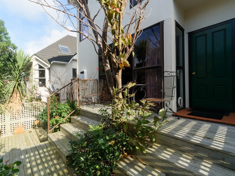 29 Macdonald Crescent, Te Aro, Wellington - Carousel 2