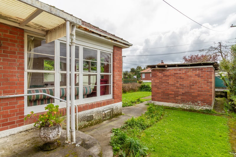 49 Fairfield Avenue, Fairfield, Lower Hutt - Carousel 2