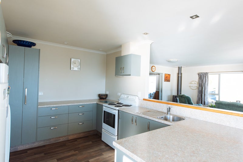 9 Esplanade, Balclutha - Carousel 2