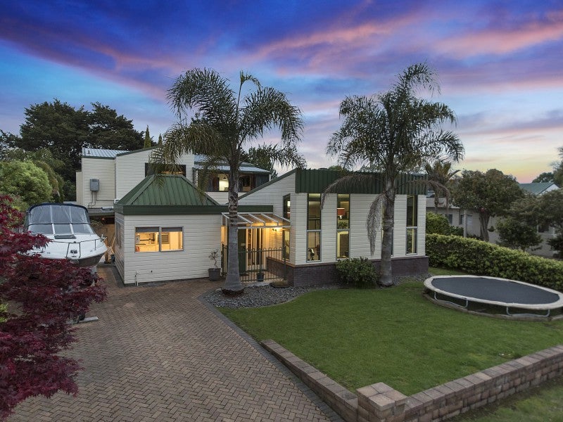 45 Hooker Avenue, Chedworth, Hamilton - Carousel 1