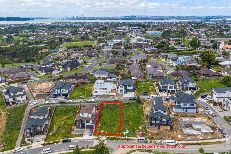 5 Lawson Creek Street, Massey, Auckland - Carousel 1