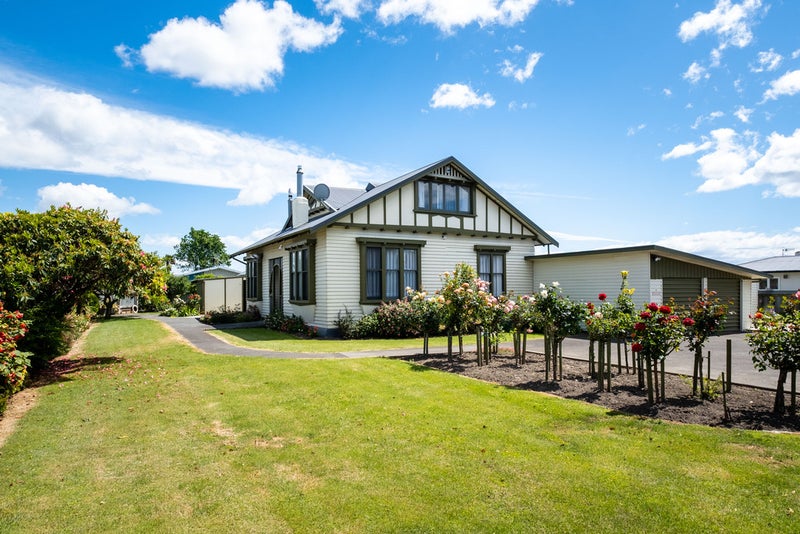 102 Nottingley Road, Frimley, Hastings - Carousel 1