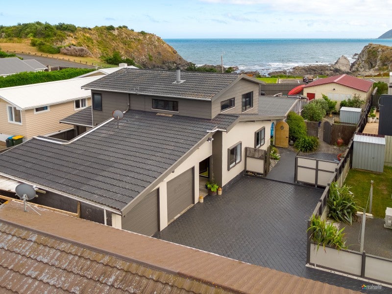 25 Lambley Road, Titahi Bay, Porirua - Carousel 1