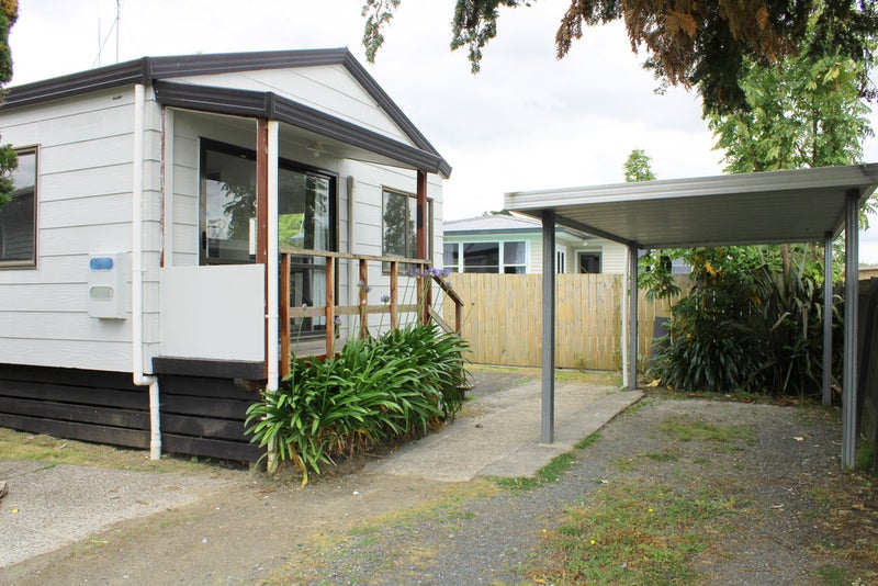 24A Pollen Crescent, Melville, Hamilton - Carousel 1