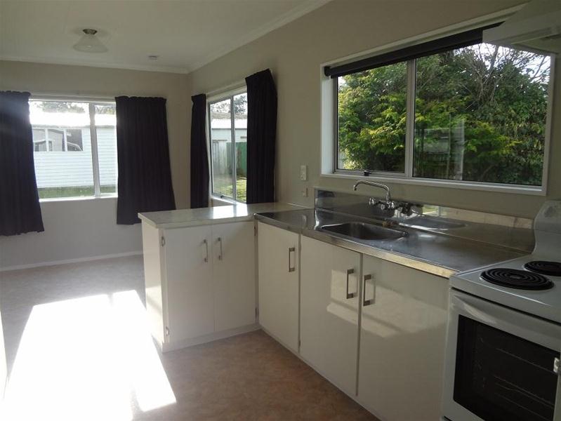 27A Tiverton Crescent, Whalers Gate, New Plymouth - Carousel 1