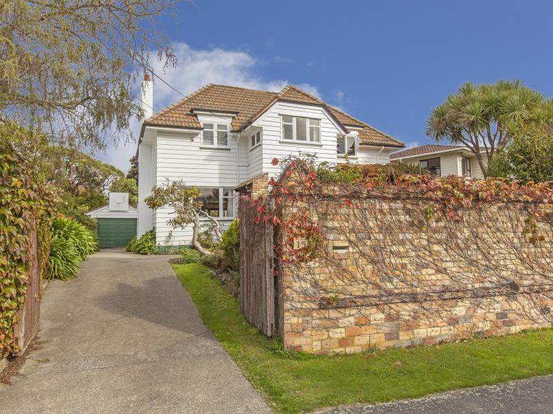 15 Hathaway Avenue, Boulcott, Lower Hutt - Carousel 1