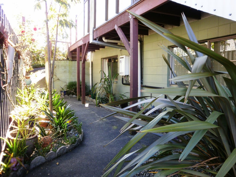 2 Miles Place, Awapuni, Palmerston North - Carousel 20